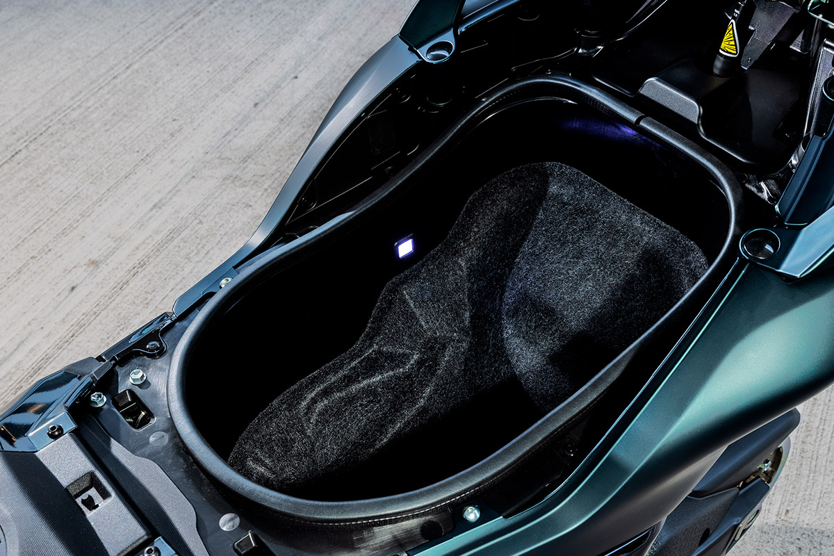 yamaha_tmax_2023_11